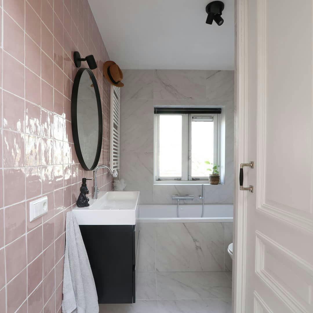 roze-badkamer-tegels