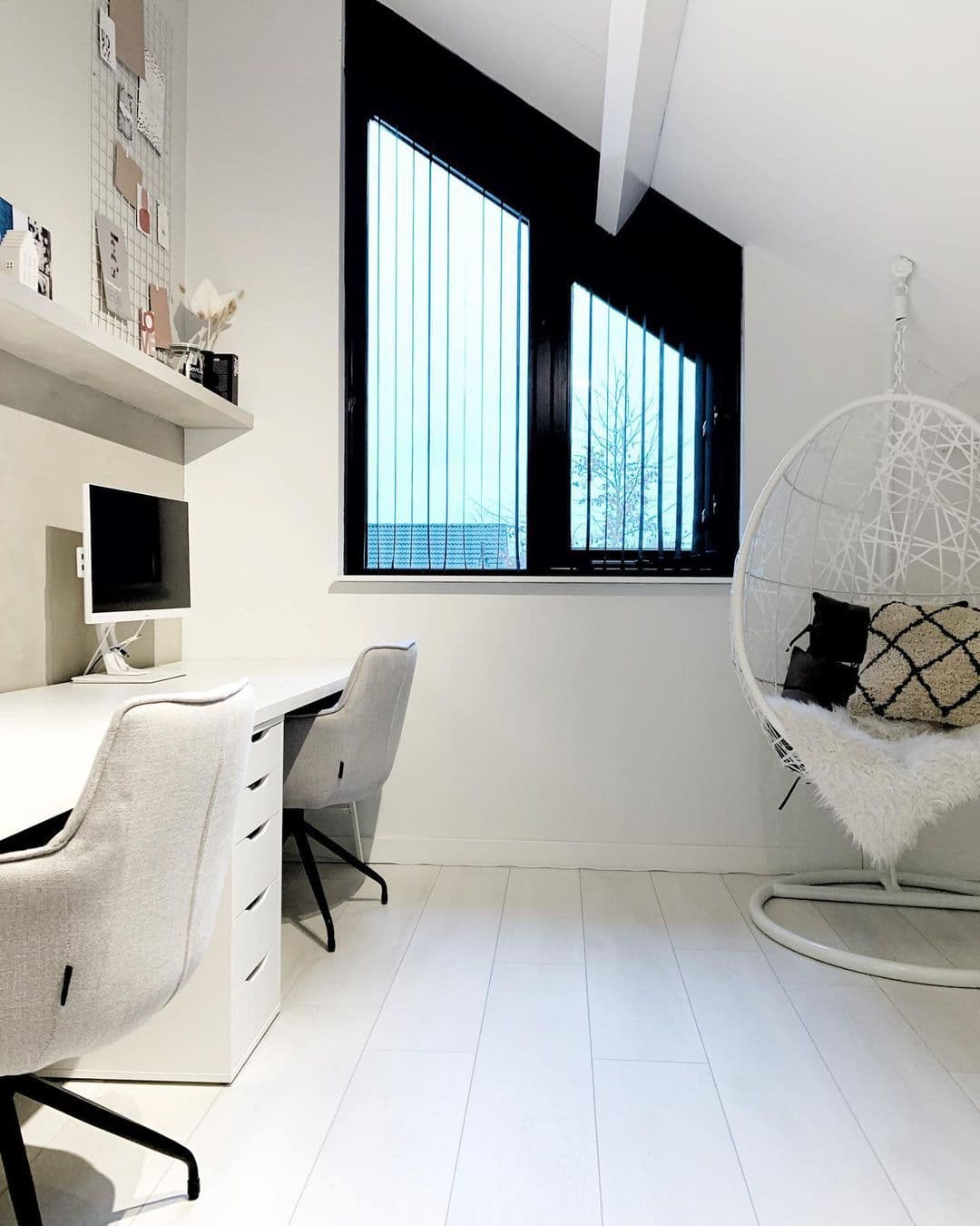 kantoor-thuiskantoor-zolderkamer