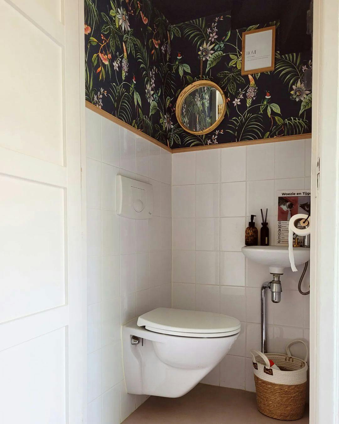 toilet-behang-bloemen